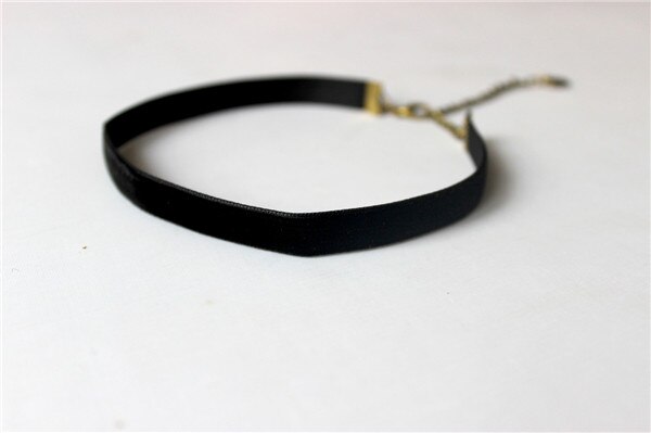 90s 10MM Black Velvet Gothic Choker Necklace