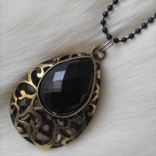 Gold Wrapped Black Ruby Drop Imitation Necklace