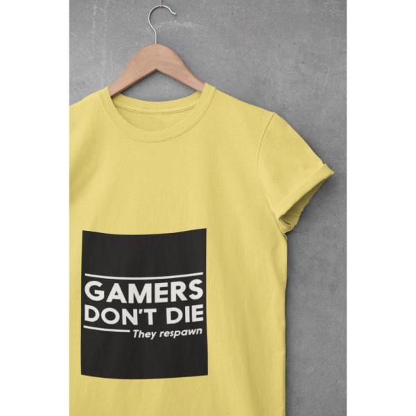 Gamers Don't Die T-shirt Beige