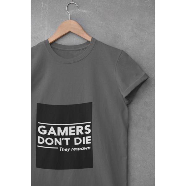 Gamers Don't Die T-shirt Grey
